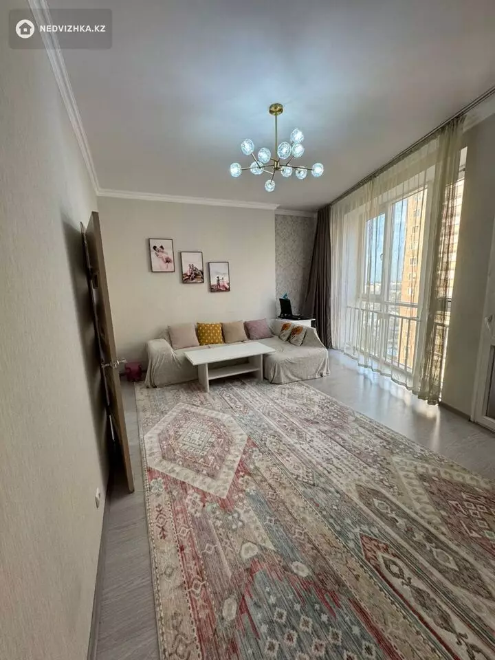 2-комнатная квартира, этаж 12 из 20, 72 м², фотография 3