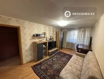 3-комнатная квартира, этаж 2 из 4, 55 м², миниатюра 1
