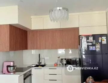 3-комнатная квартира, этаж 11 из 12, 70 м², миниатюра 3