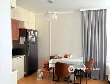 3-комнатная квартира, этаж 11 из 12, 70 м², миниатюра 6