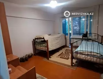 2-комнатная квартира, этаж 4 из 5, 50 м²