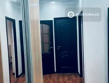 2-комнатная квартира, этаж 4 из 4, 68 м², миниатюра 1