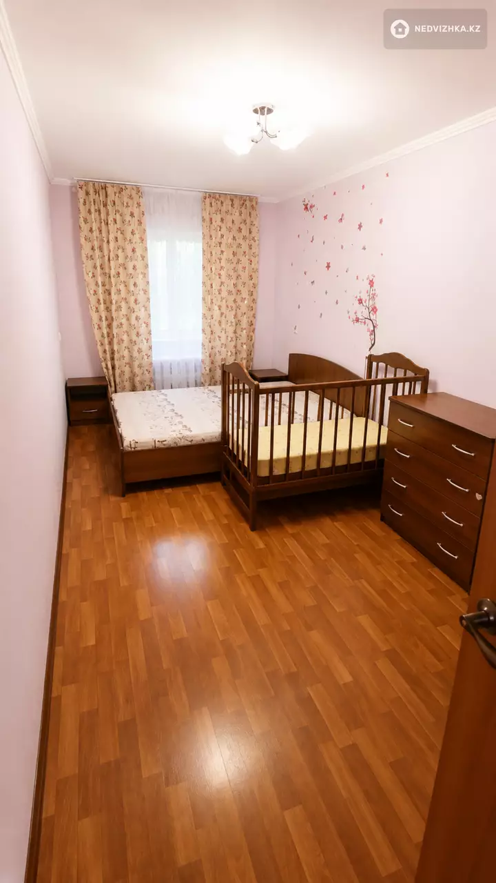 2-комнатная квартира, этаж 4 из 5, 45 м², фотография 2