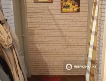 2-комнатная квартира, этаж 4 из 5, 48 м²