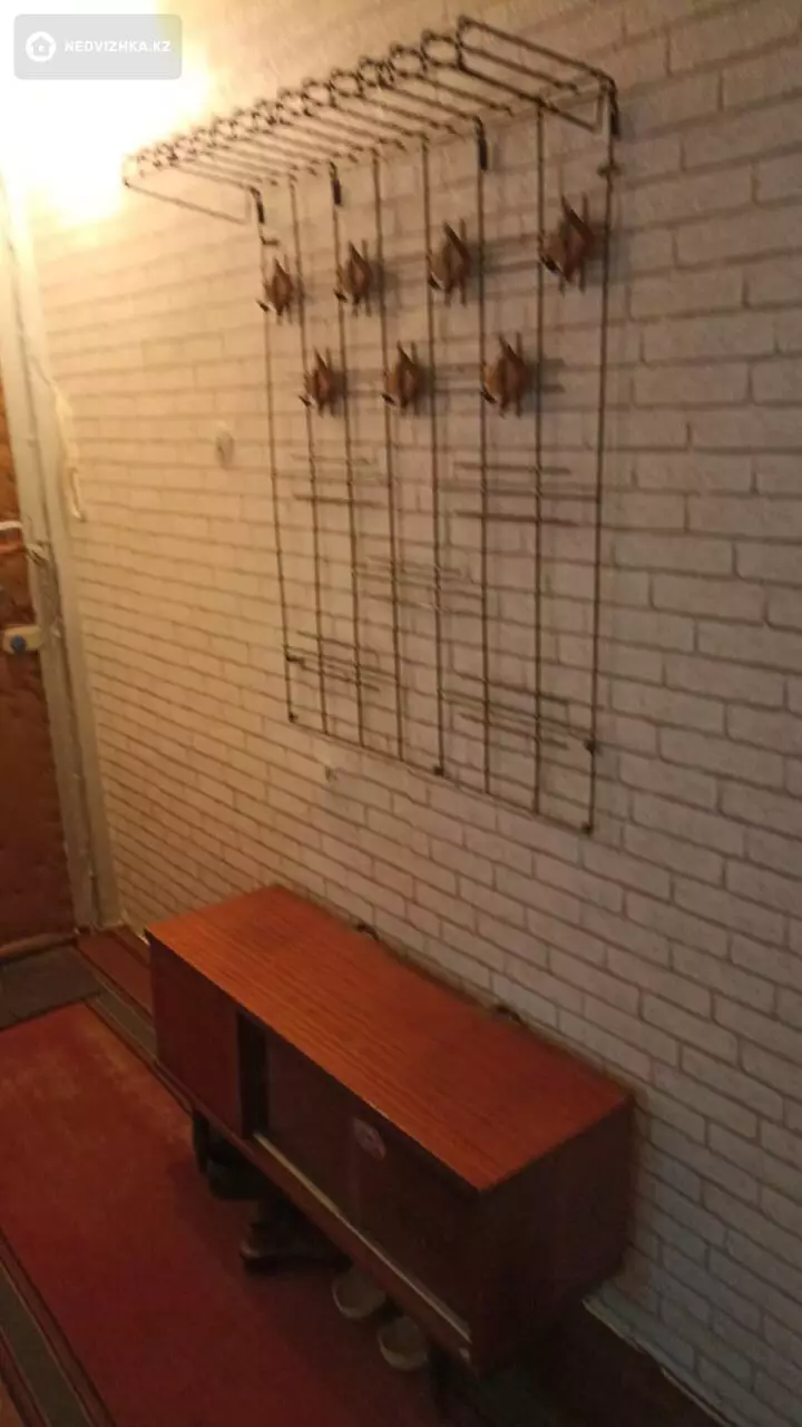 2-комнатная квартира, этаж 4 из 5, 48 м², фотография 2