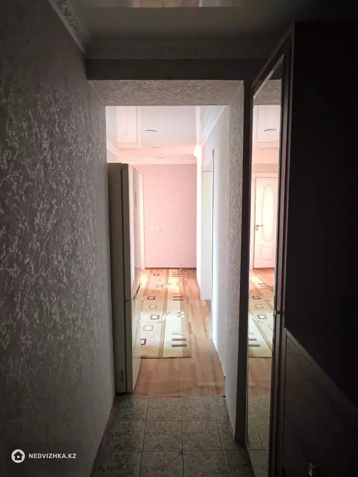 3-комнатная квартира, этаж 8 из 9, 70 м², фотография 2