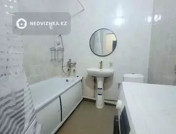 2-комнатная квартира, этаж 2 из 10, 51 м², миниатюра 2