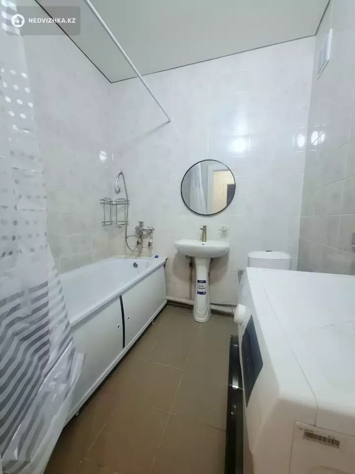 2-комнатная квартира, этаж 2 из 10, 51 м², фотография 2