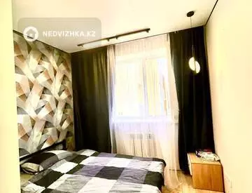 3-комнатная квартира, этаж 9 из 10, 60 м², миниатюра 2