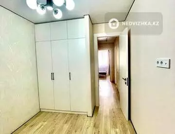 3-комнатная квартира, этаж 9 из 10, 60 м², миниатюра 3