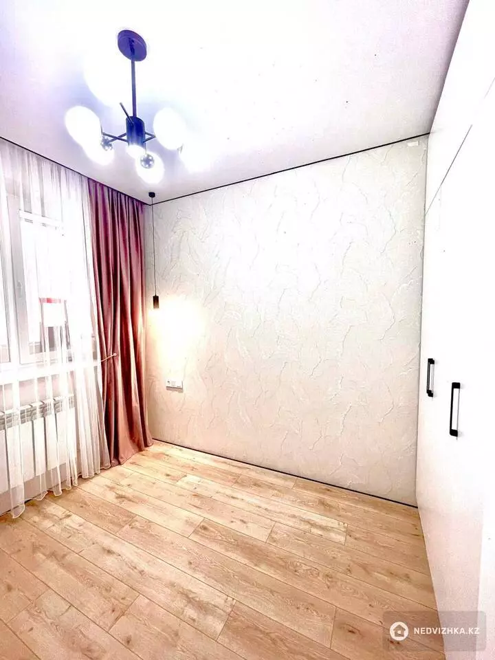 3-комнатная квартира, этаж 9 из 10, 60 м², фотография 4