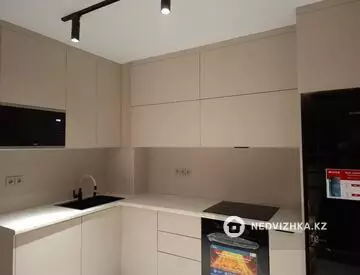 2-комнатная квартира, этаж 3 из 17, 56 м², миниатюра 4