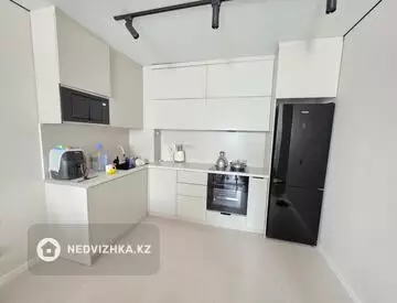 2-комнатная квартира, этаж 3 из 17, 56 м², миниатюра 6