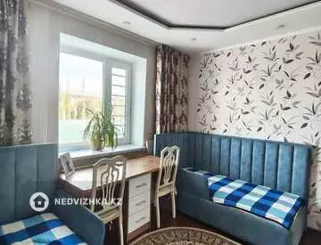 4-комнатная квартира, этаж 3 из 5, 82 м², миниатюра 4