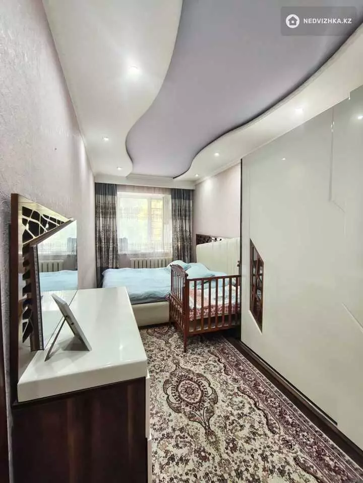4-комнатная квартира, этаж 3 из 5, 82 м², фотография 2