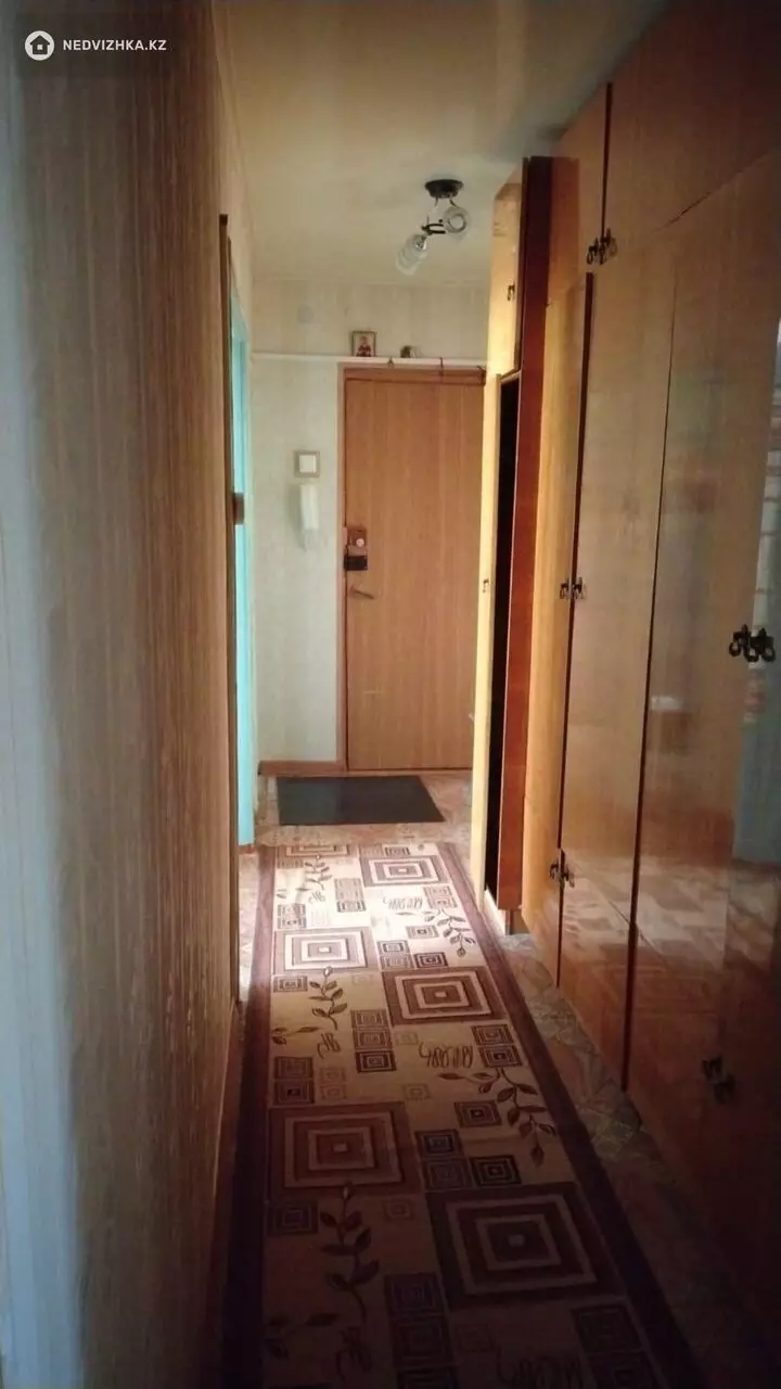 3-комнатная квартира, этаж 2 из 9, 67 м², фотография 2