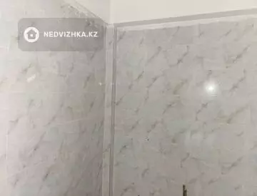 1-комнатная квартира, этаж 1 из 5, 40 м², миниатюра 2