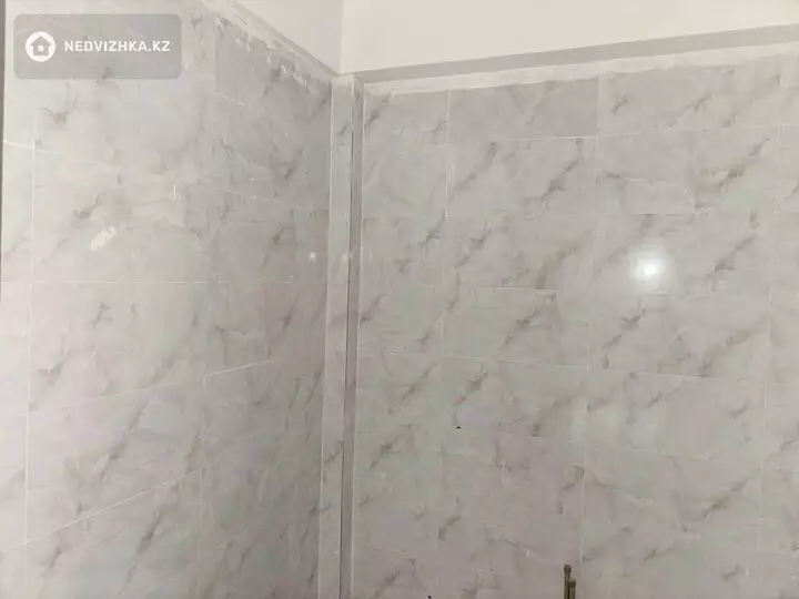 1-комнатная квартира, этаж 1 из 5, 40 м², фотография 2