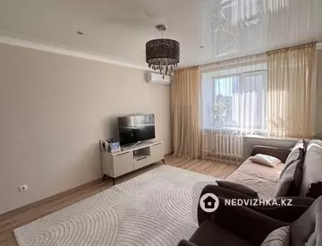 4-комнатная квартира, этаж 4 из 9, 80 м², миниатюра 1