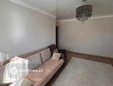 4-комнатная квартира, этаж 4 из 9, 80 м², миниатюра 2