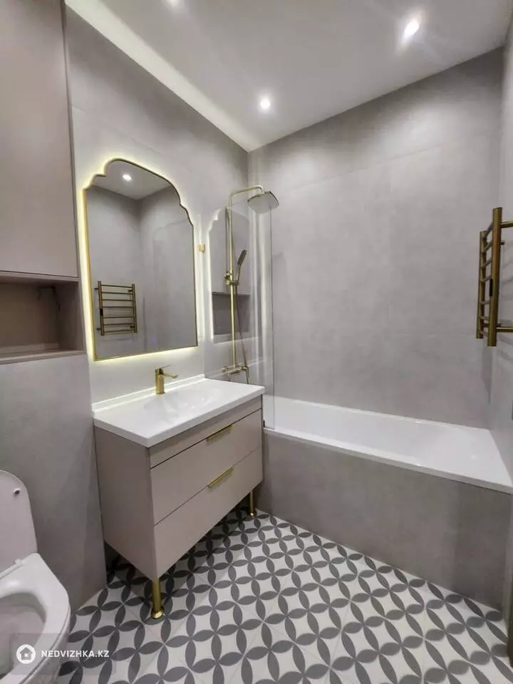 3-комнатная квартира, этаж 6 из 9, 95 м², фотография 5