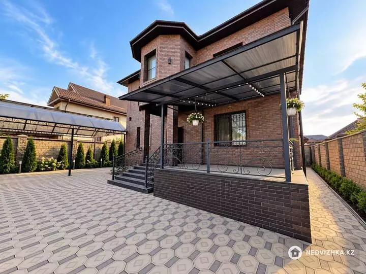 6-комнатный дом, 6 соток, 285 м², фотография 2