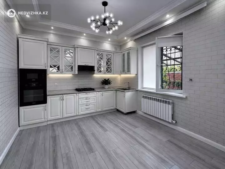 6-комнатный дом, 6 соток, 285 м², фотография 5