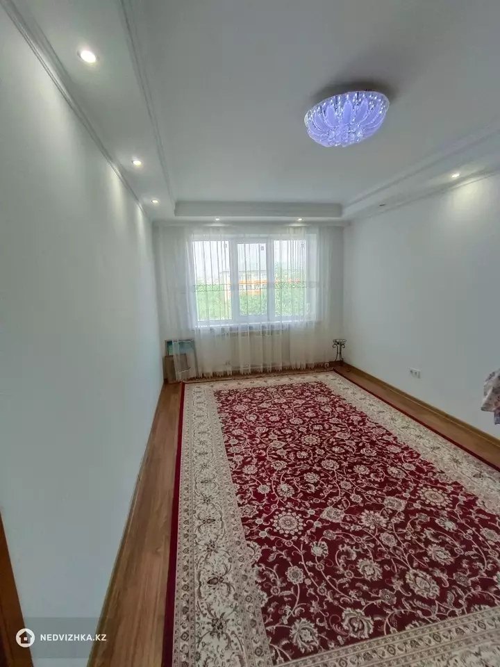 4-комнатная квартира, этаж 4 из 9, 87 м², фотография 3