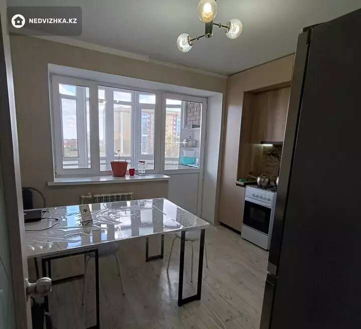 3-комнатная квартира, этаж 3 из 9, 83 м², фотография 3