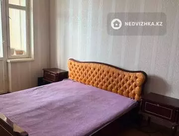 2-комнатная квартира, этаж 3 из 5, 56 м², миниатюра 1