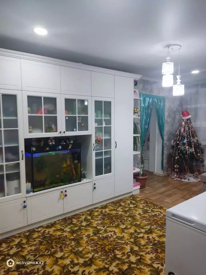 2-комнатная квартира, этаж 2 из 2, 54 м²