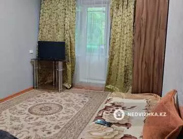 1-комнатная квартира, этаж 2 из 5, 32 м², миниатюра 1