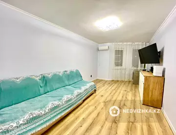 2-комнатная квартира, этаж 10 из 13, 56 м², миниатюра 3