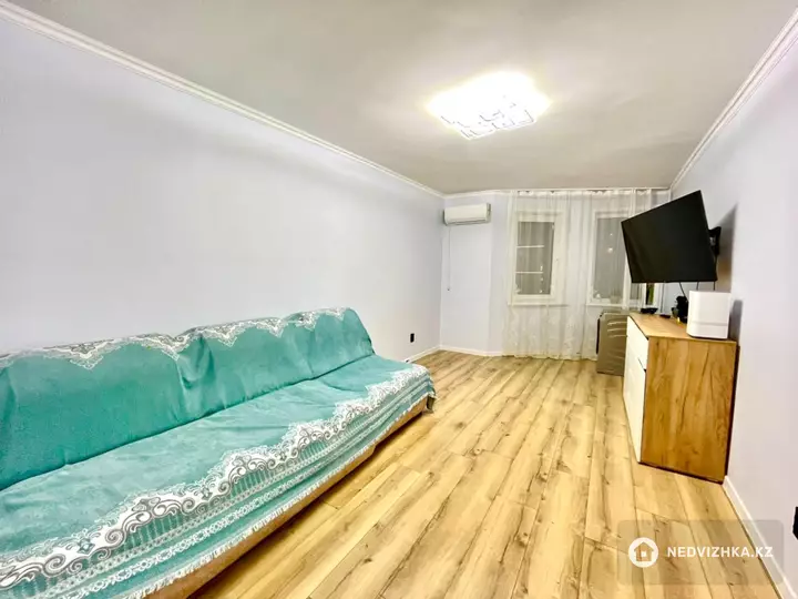 2-комнатная квартира, этаж 10 из 13, 56 м², фотография 3