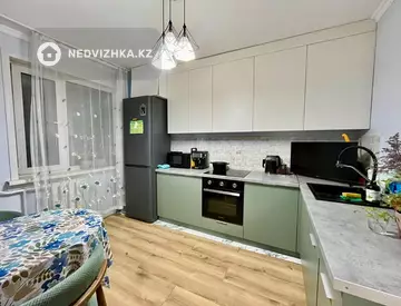 2-комнатная квартира, этаж 10 из 13, 56 м², миниатюра 4