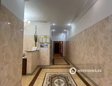1-комнатная квартира, этаж 9 из 18, 33 м², миниатюра 2