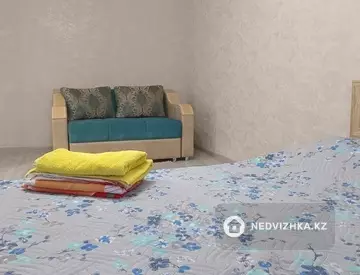 1-комнатная квартира, этаж 3 из 5, 35 м², По часам, миниатюра 2