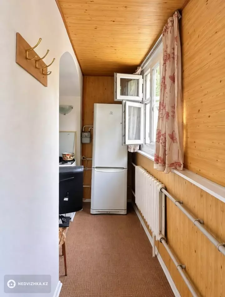 2-комнатная квартира, этаж 2 из 5, 51 м², фотография 4