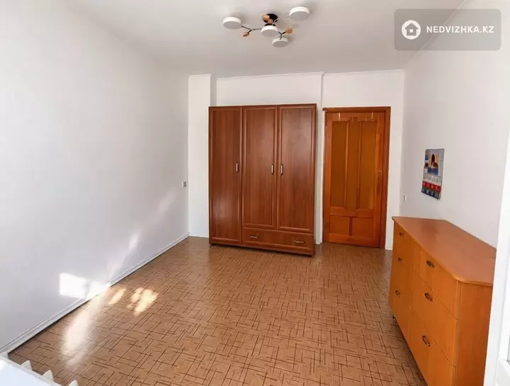 2-комнатная квартира, этаж 2 из 5, 51 м², фотография 2