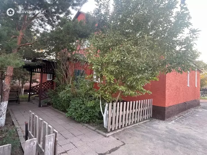 5-комнатный дом, 10 соток, 230 м², фотография 2