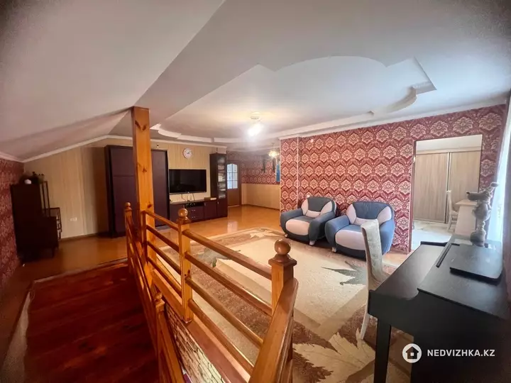 5-комнатный дом, 10 соток, 230 м², фотография 4