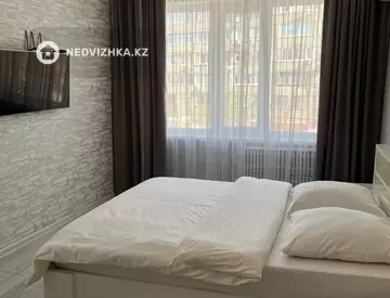 1-комнатная квартира, этаж 3 из 5, 38 м², Посуточно