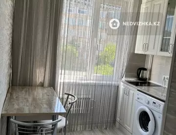1-комнатная квартира, этаж 3 из 5, 38 м², Посуточно, миниатюра 11