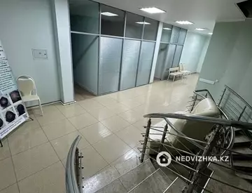Медцентр, этаж 1 из 3, 560 м²