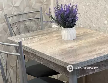 1-комнатная квартира, этаж 2 из 5, 48 м², Посуточно, миниатюра 10