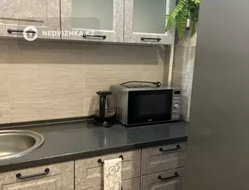 1-комнатная квартира, этаж 2 из 5, 48 м², Посуточно, миниатюра 8