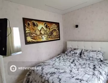 3-комнатная квартира, этаж 1 из 5, 48 м², Посуточно, миниатюра 3