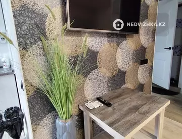 3-комнатная квартира, этаж 1 из 5, 48 м², Посуточно, миниатюра 7