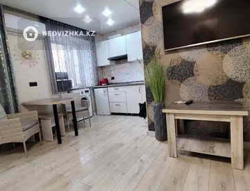3-комнатная квартира, этаж 1 из 5, 48 м², Посуточно, миниатюра 8