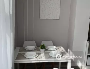 2-комнатная квартира, этаж 2 из 5, 54 м², Посуточно, миниатюра 11